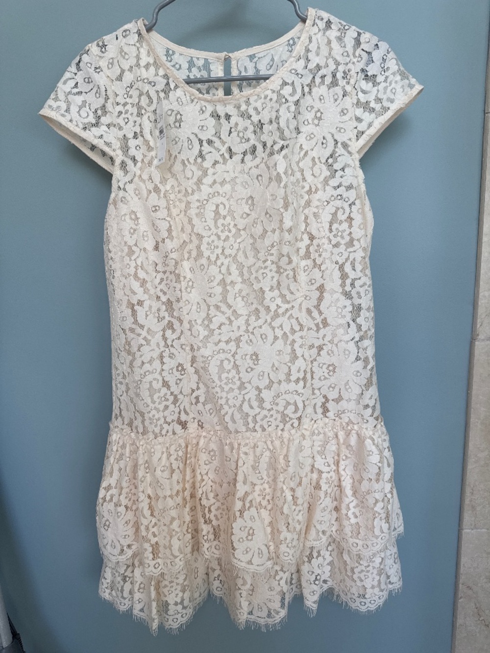 NWT LOFT lace mini dress with tiered ruffle bottom. Size 4